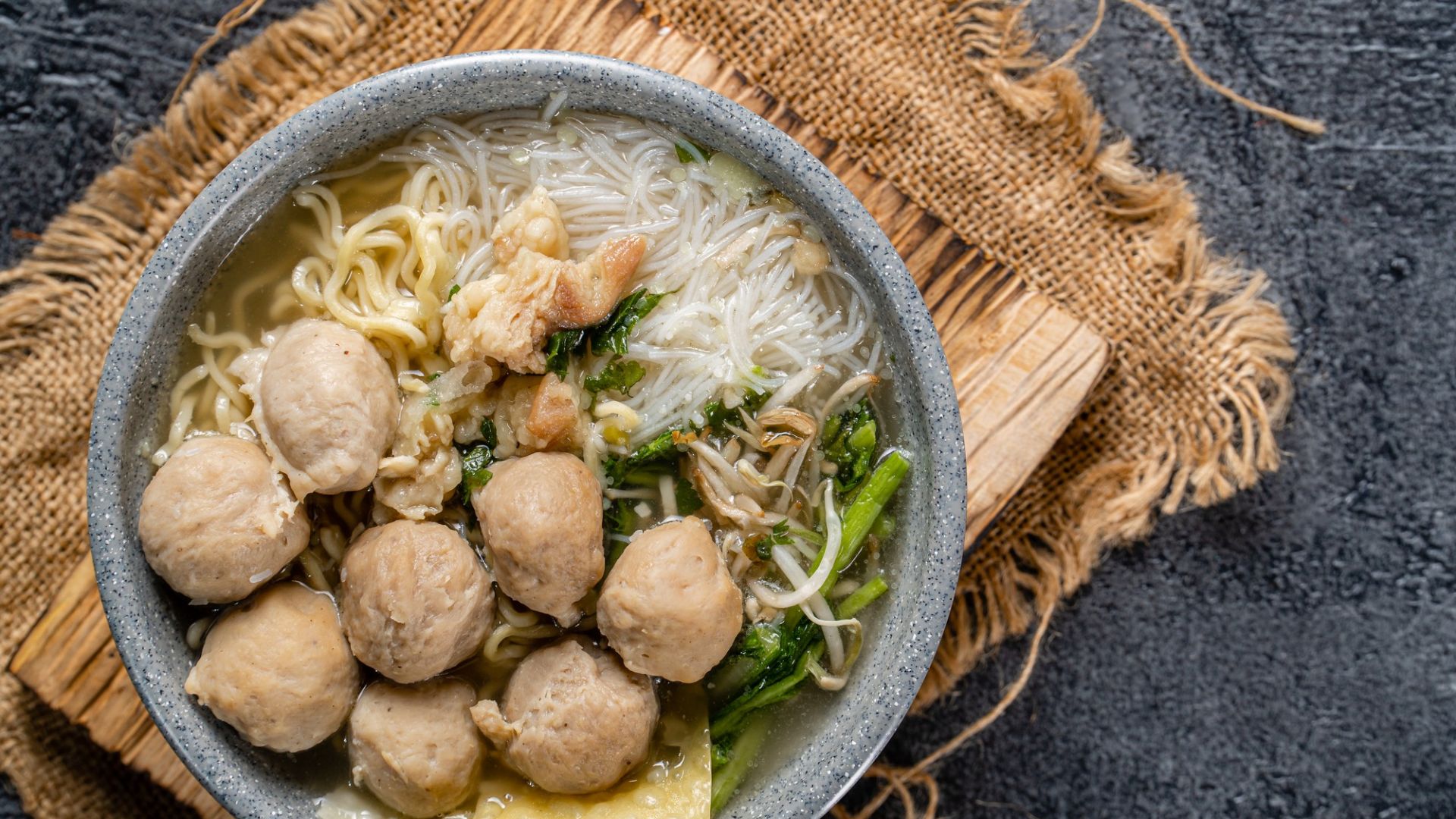 Indonesian bakso meatball soup