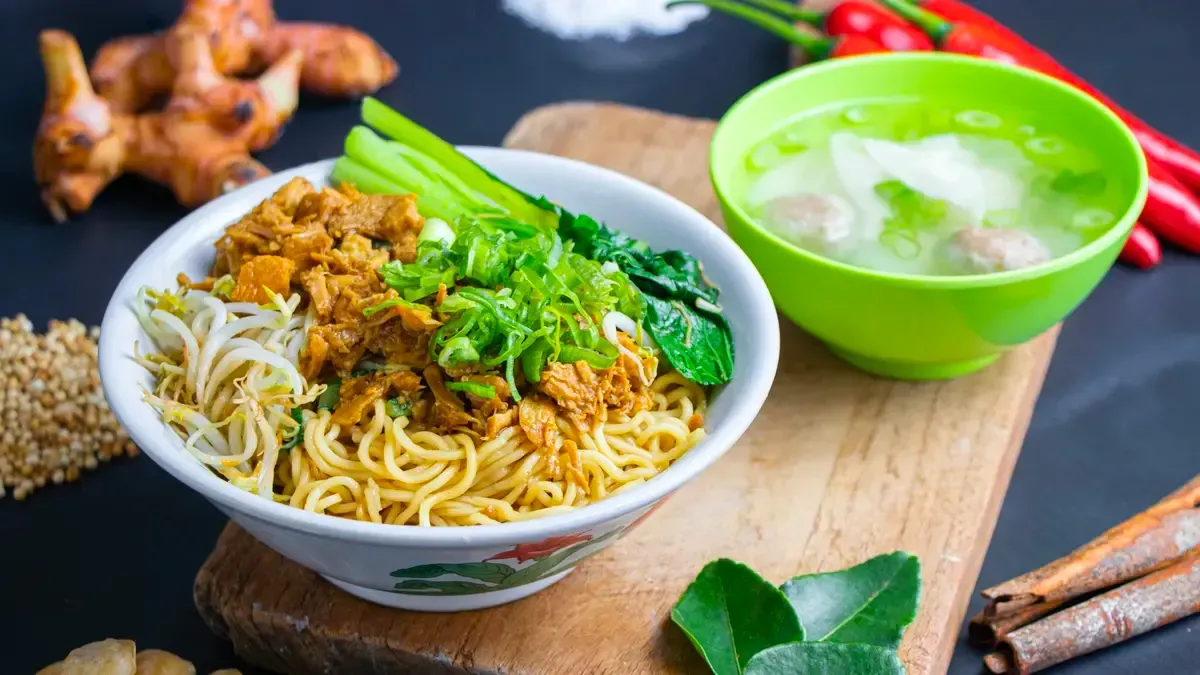 Indonesian mie ayam chicken noodles