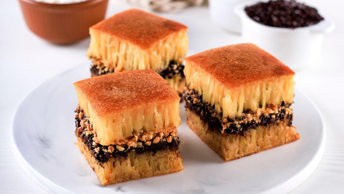 Indonesian terang bulan sweet pancake